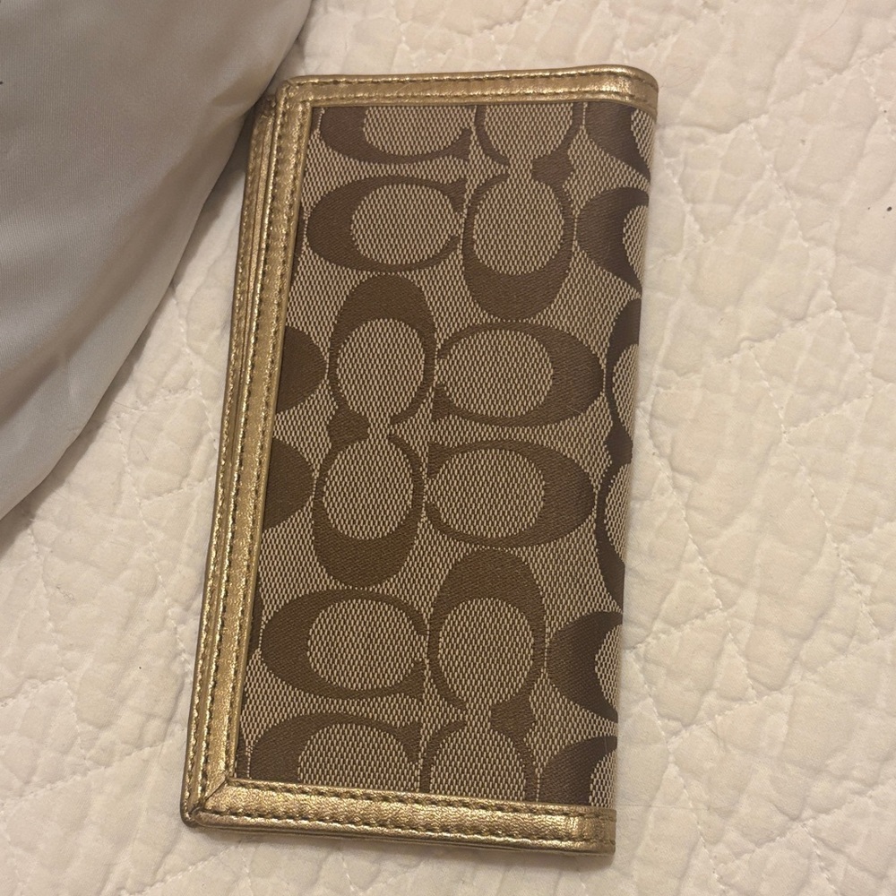 EUC Coach Tan and Gold Signature Check Holder - Picture 3 of 7